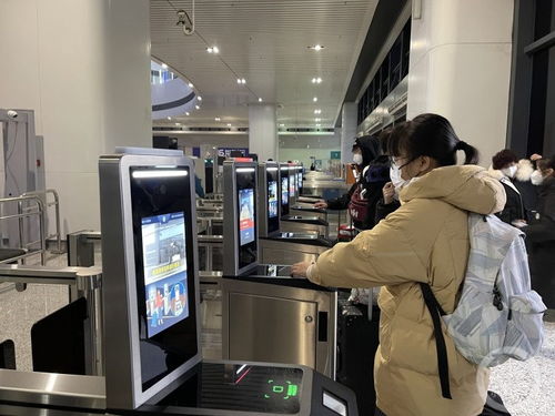 探訪重慶火車站 客流回升進站更快，集中式充電站保障出行